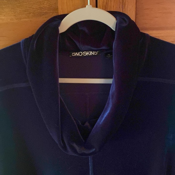 SNOWSKINS stretch velvet tunic - Picture 2 of 9